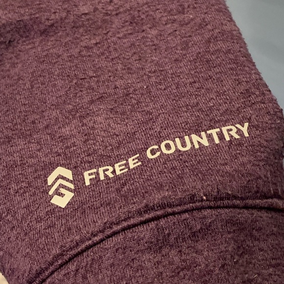 Free Country zip front hooded long sleeve jacket with light “puffer” filling - Picture 3 of 7